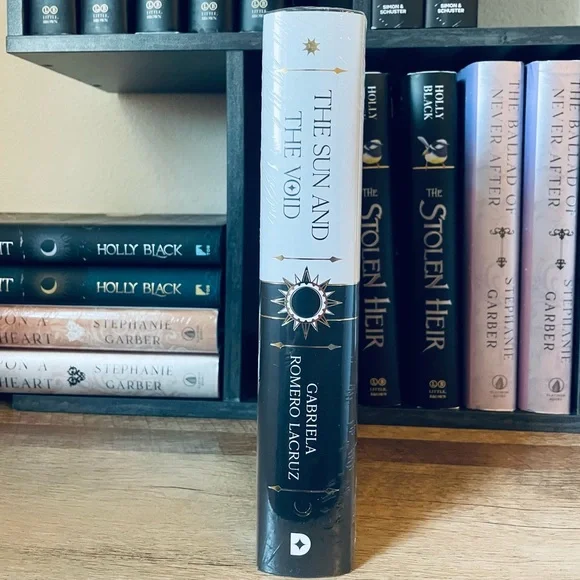Illumicrate Exclusive Signed The Sun And The Void by Gabriela Romero Lacruz